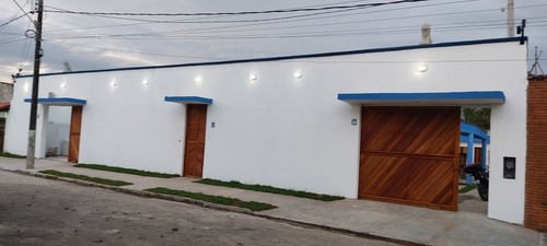 Casa Na Praia Com Piscina Aquecida, 2 Spa Com Hidromassagem Aquecidos, Ar Condicionado, Salão De Jogos, 2 Quadras Da Praia, Garagem Para 15 Ou Mais Carros,