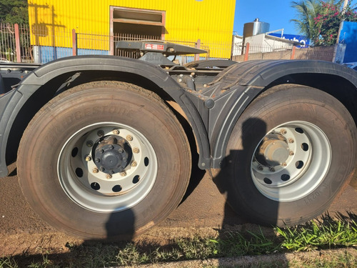 Iveco Stralis Hi-way 440 6x2 2022 Automático