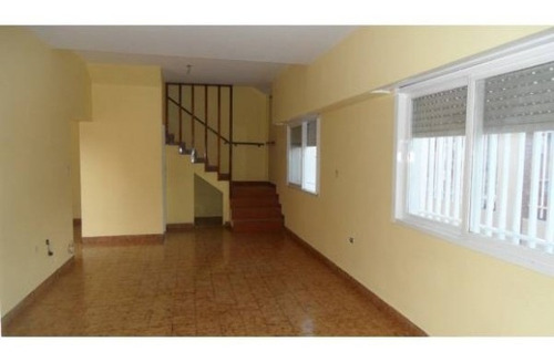 Imagen 8 de 11 de Alquiler Casa De 4 Ambientes Con Patio Y Cocheras - La Tablada
