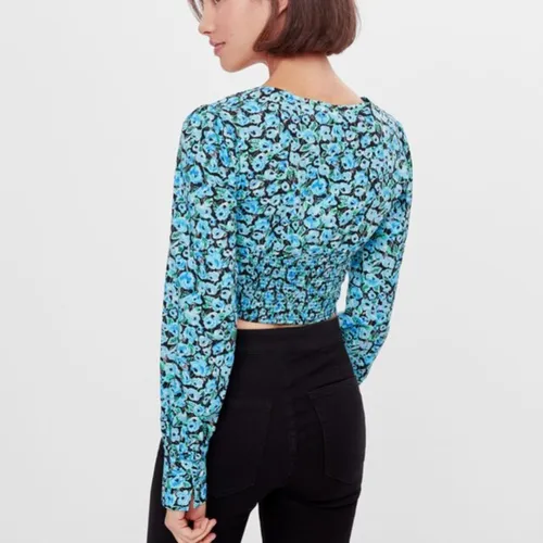 Blusa bershka floreada sales
