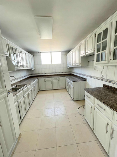 Apartamento En Alquiler En Evaristo Morales 3 Habitaciones