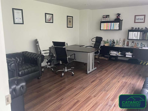 Av. Revolución, Edificio De Oficinas Con 4 Niveles En Venta