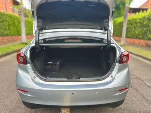 Mazda 3 Sedan Automático Con Cuero