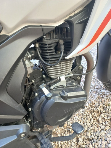 Imagen 9 de 17 de Zanella Rx 200cc Next Moto + 2 Cascos