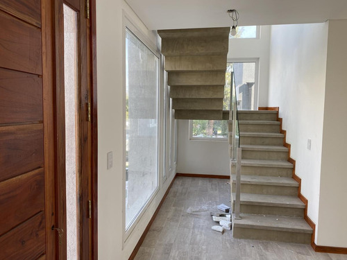 Imagen 17 de 30 de Brisas De Adrogué - Casa A Estrenar