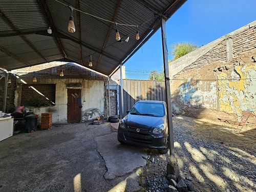 Casa Comercial Con Terreno Grande, Comuna De Santiago