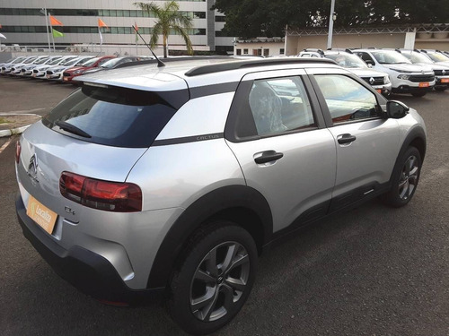 Imagem 8 de 10 de Citroën C4 Cactus 1.6 Vti 120 Flex Feel Eat6