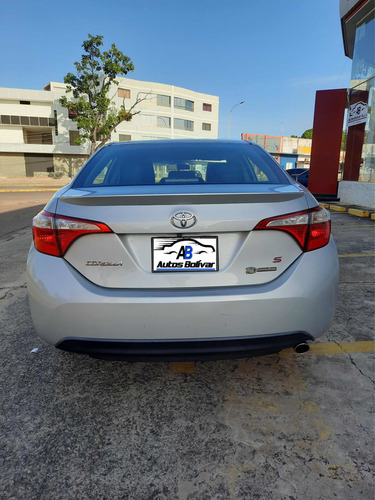 Imagen 4 de 10 de Toyota Corolla S S