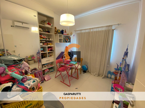 Casa En Venta, 3 Dorm.+ 1 Escritorio Barrio San Matías!