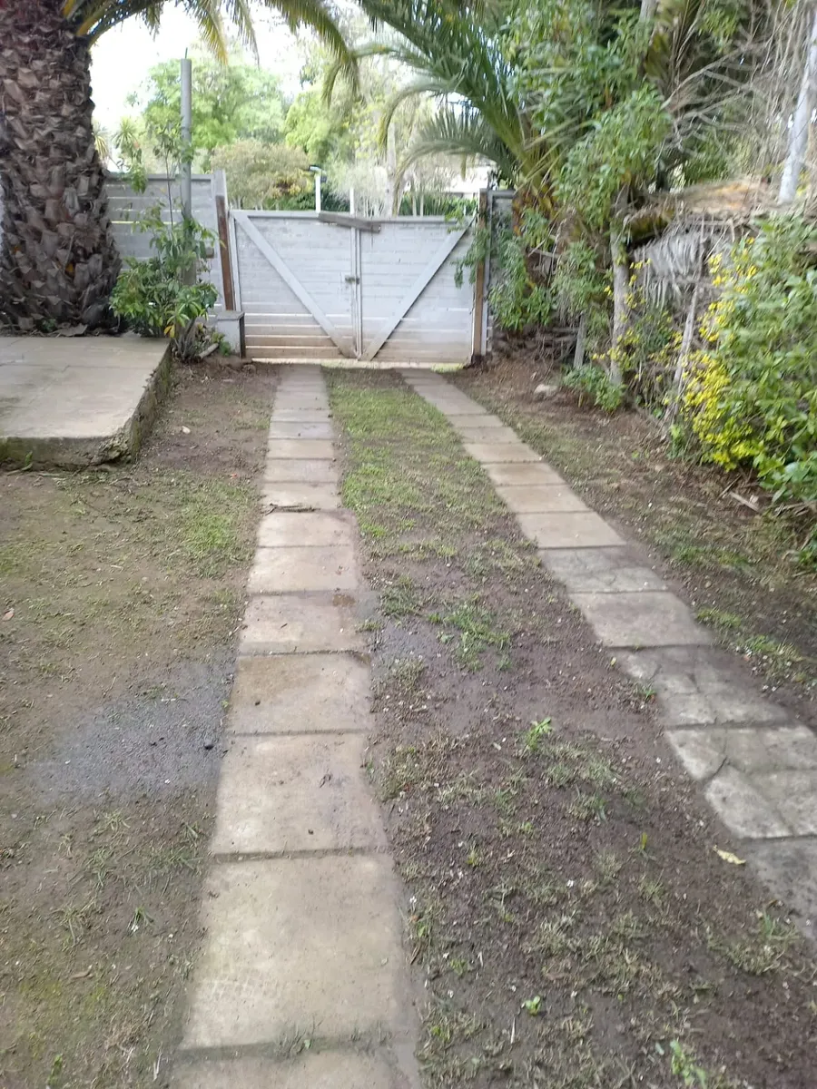 Imagen 4 de 9 de Casa , Con Jardín Y Piscina Muy Amplio Dentro De Condominio
