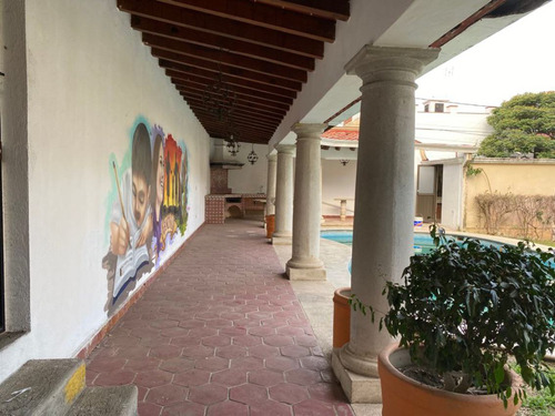 Comercial En Esquina Con Frente A La Avenida San Diego - Roq-825-cs