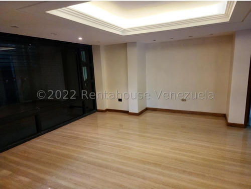 Cómoda Y Esplendida Casa En Venta Ubicada En Oripoto 23-15865