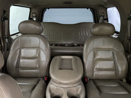 Imagen 15 de 22 de Lincoln Navigator 5.4 1998