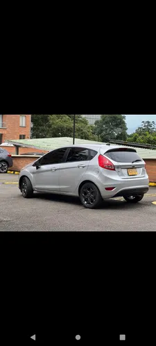 Ford Fiesta 1.6 Hatchback Mecánica