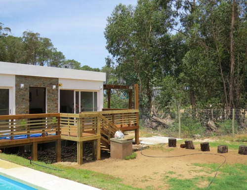 Vendo Casa Con Piscina, 200 Mts De La Playa, Ocean Park- Ref: 34