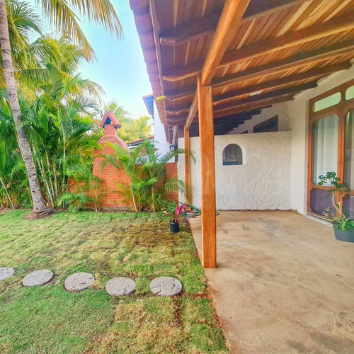 Imagen 11 de 11 de Moderno Townhouse Puerto Príncipe Lecheria