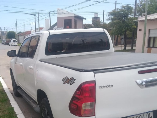Toyota Hilux 2.8 Cd Srv 177cv 4x4 2016