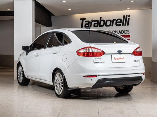 Imagen 5 de 16 de Ford Fiesta Kinetic Design 2014 1.6 Sedan Titanium 120cv Tar