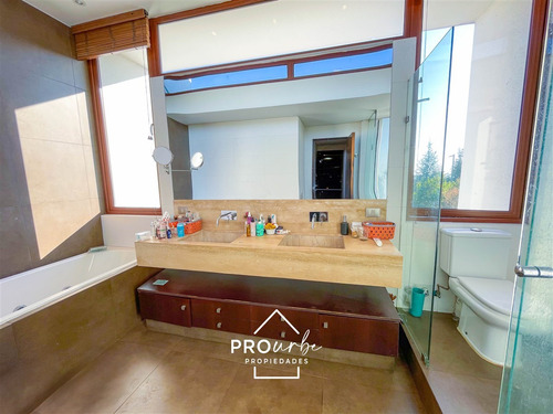 Condominio Los Bosques, Casa En Venta De 4 Dorm. En Colina