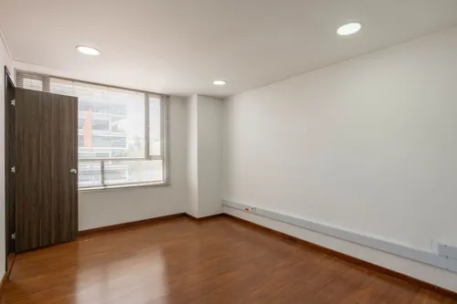 Oficina En Arriendo En Chico Norte Ii Sector. Cod A16706