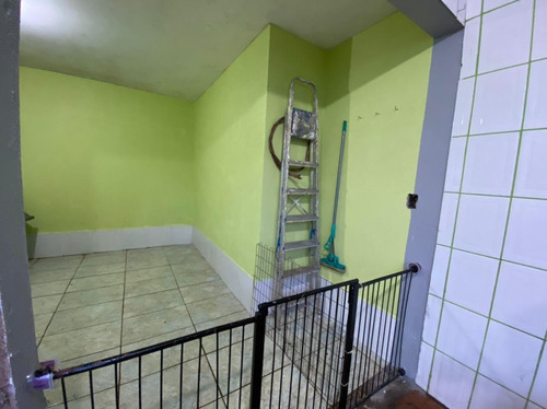 Imagem 6 de 15 de Casa A Venda Com 3 Quartos No Bairro Jardim Itaguacu Em Florianopolis - V-82137