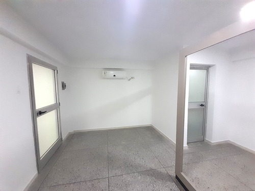 Imagen 9 de 15 de Consultorio Medico En Alquiler En Excelente Ubicacion En Centro Profesional De Coro 04126887776 23-3901
