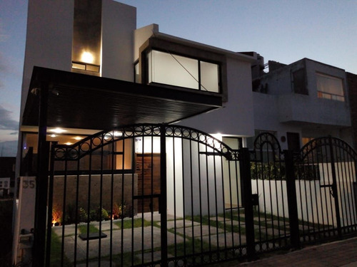 Preciosa Casa En El Mirador, 3 Recámaras, Estudio, Reja Elec