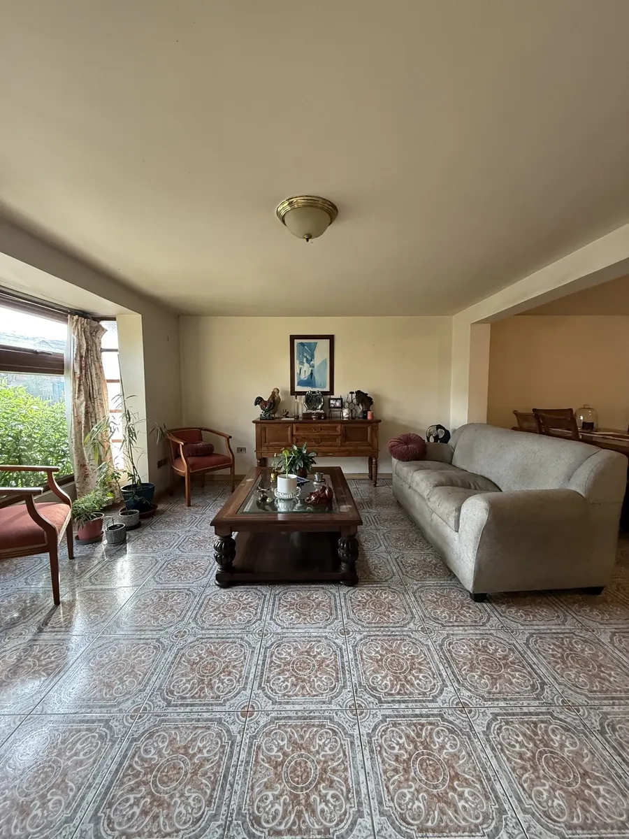 Imagen 3 de 20 de Amplia Casa De 4 Dormitorios Con Espacio Para Emprendimiento