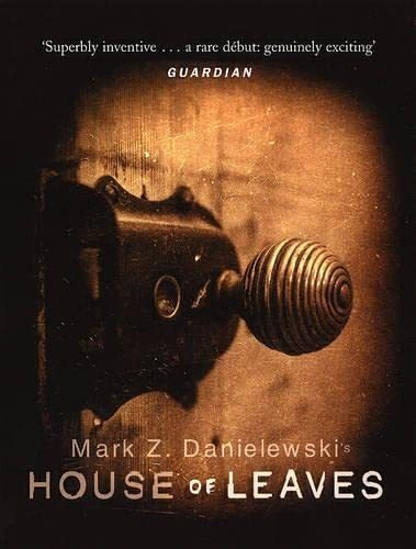 Book : House Of Leaves - Danielewski, Mark Z