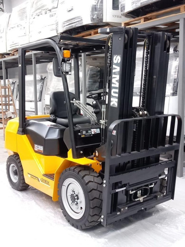 Autoelevador Mitsubishi Samuk Diesel 52 Hp 2.5 Toneladas