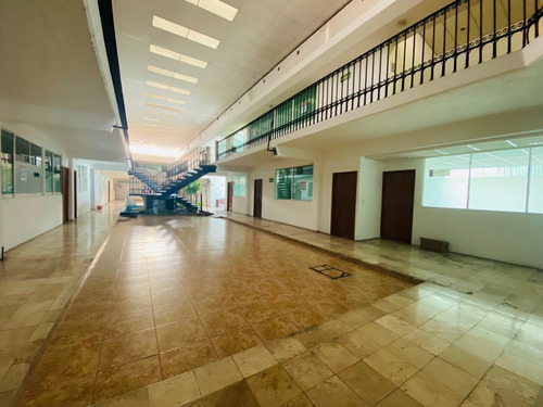 Edificio En Venta 1,600m2 En Toluca