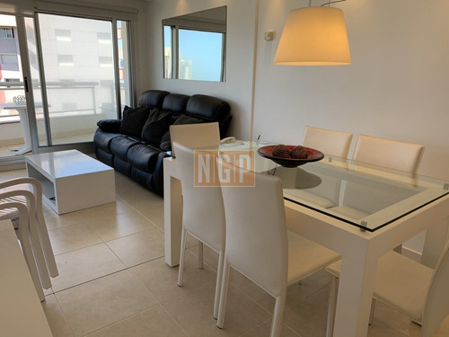 Imagen 2 de 21 de Av Chiverta Piso Alto Gran Vista Al Mar Venta