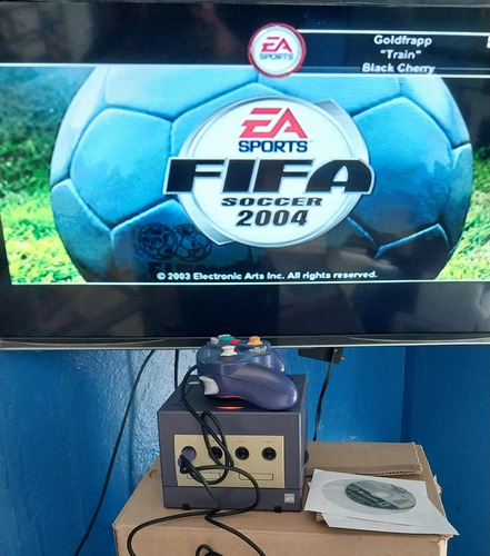 Nintendo Gamecube Color Índigo + 2 Juegos De Fifa Morado