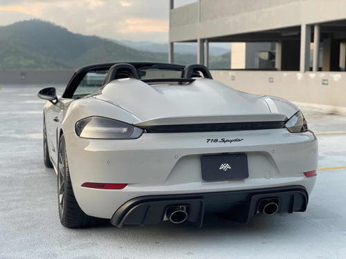 Imagen 9 de 14 de Porsche 718 Spyder