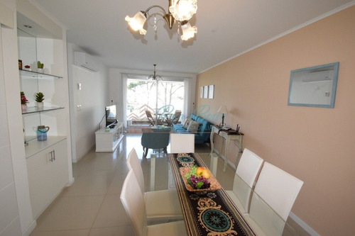 Apartamento En Brava, 1 Dormitorios *- Ref: 2855