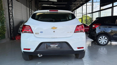 Chevrolet Onix ONIX HATCH LTZ 1.4 8V FlexPower 5p Mec.