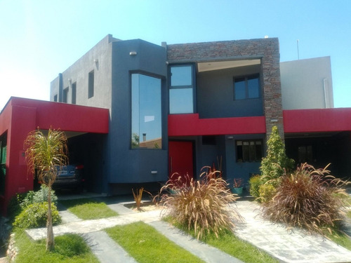 Casa Categoría Barrio Privado La Barraca