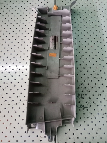 Tapa Lateral De Cinturon Izquierda Toyota Fortuner 2008 (Usado)