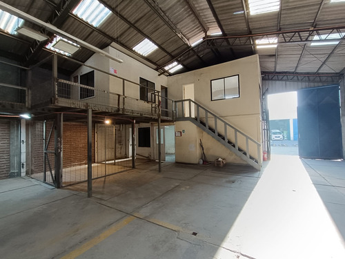 Arriendo Bodega 300 M2 Con Oficinas Y Trifasico, Quilicura
