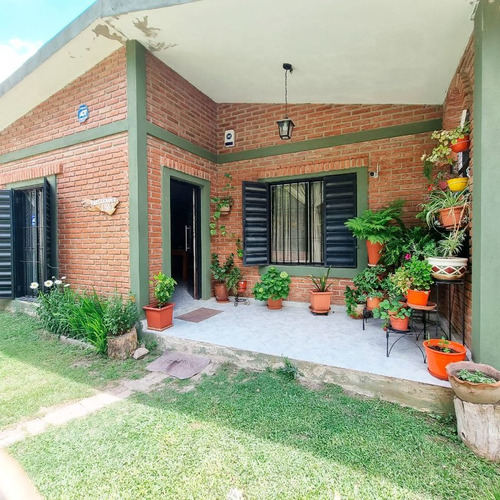 Imagen 1 de 16 de Venta De Casa + Depto. A Finalizar Con Cocheras En Cosquín - Cba.