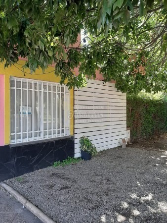 Imagen 3 de 7 de Locales Comerciales + Departamento Villa Rumipal