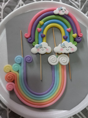 Imagen 8 de 10 de Unicornio + Arcoíris Adorno De Torta En Porcelana Fria