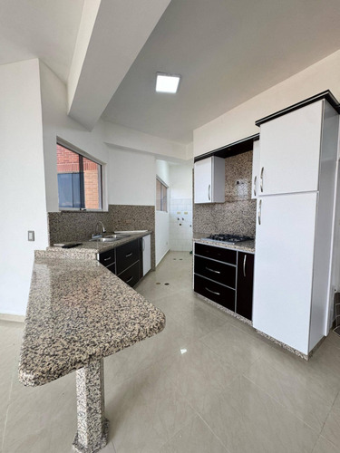 Apartamento Duplex En Alquiler. Residencias Risbel Garden, Urb. El Bosque Cod 276063