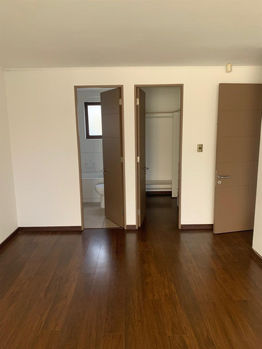 Casa En Arriendo De 3d/3b En Condominio Los Poleros Machalí