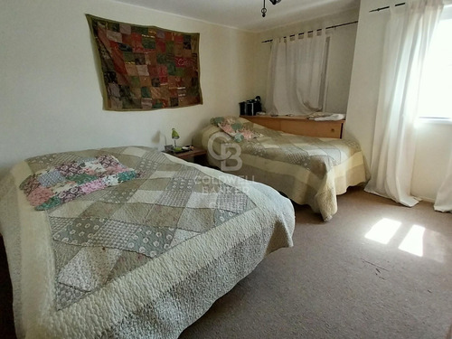 Amplia Casa En Excelente Ubicación