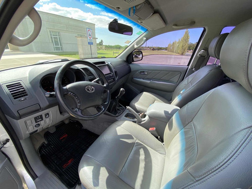 Toyota Hilux 3.0 Cd Srv Cuero I 171cv 4x4 2011
