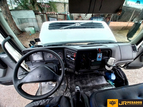 Imagem 7 de 15 de Volvo Vm 260 Câmara Fria Thermo King Trucado 6x2 Ano 2006