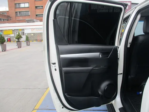 Toyota Hilux Srv Doblecabina 4x4 2800cc At Aa