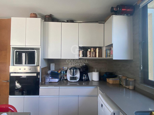 Cálida Casa Con Vista Panorámica En Condominio Seguro