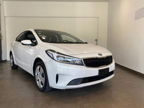 Imagen 5 de 14 de Kia Forte Lx T/m 4 Puertas